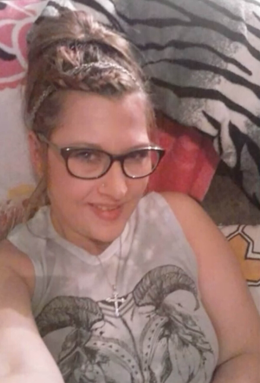 ΗΠΑ: Σάλος στο Μιζούρι με 48χρονη που παρίστανε για πάνω από 2 χρόνια πως ήταν η 22χρονη κόρη της