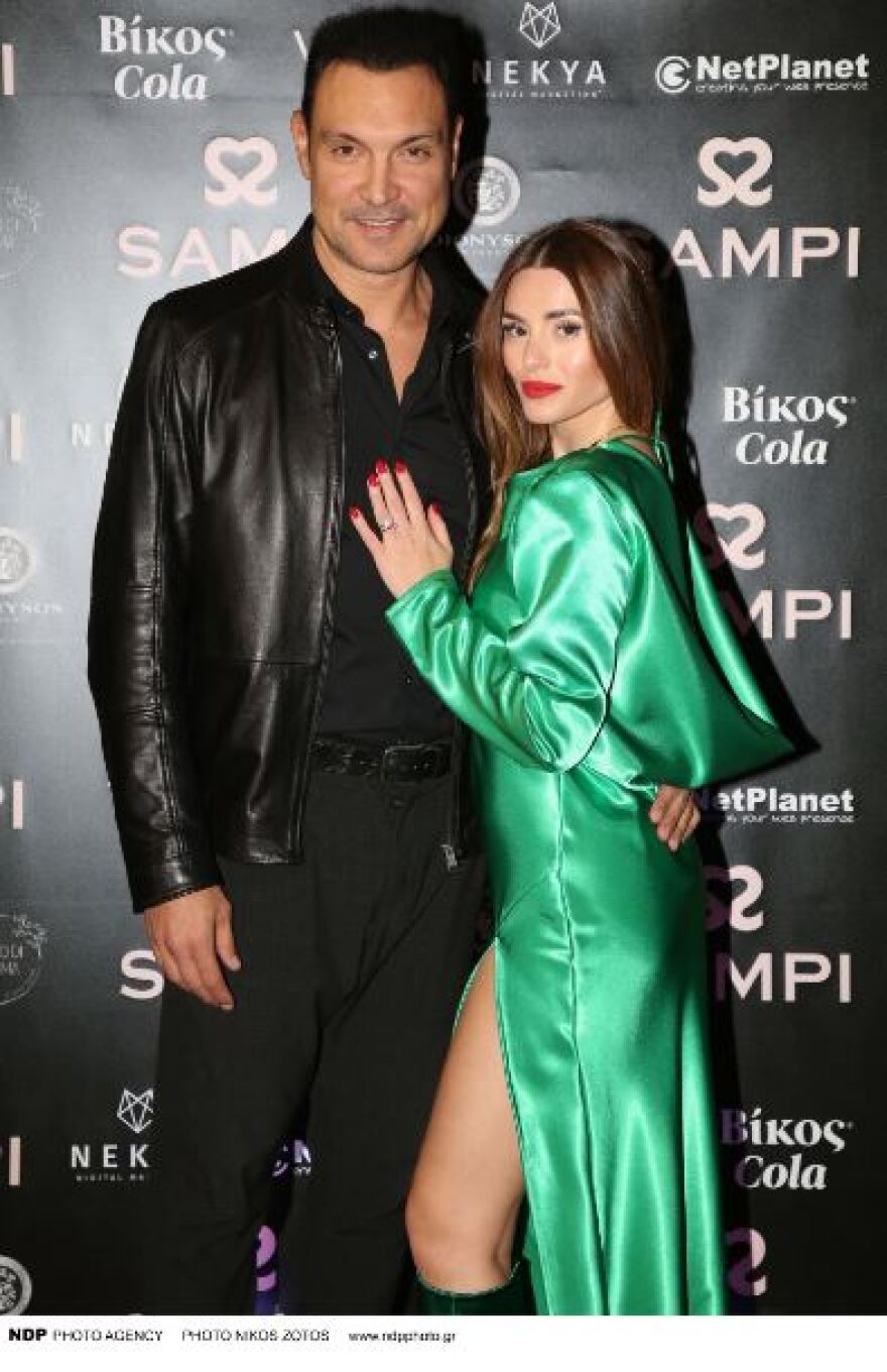 Τα λαμπερά εγκαίνια του νέου καταστήματος της Ιωάννας Σιαμπάνη και το «ναι» στην πρόταση γάμου του συντρόφου της