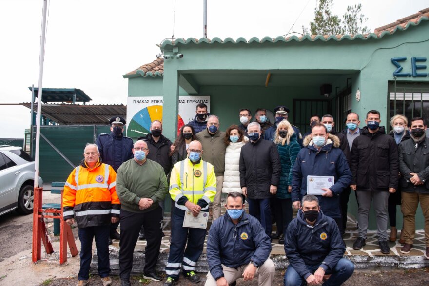 Τάκης Θεοδωρικάκος: Βράβευσε τους εθελοντές αστυνομικούς για την προστασία του Υμηττού