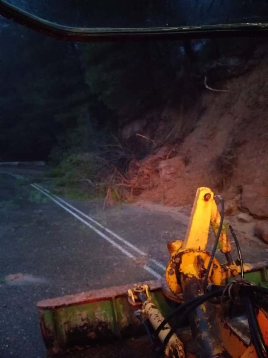 Η κακοκαιρία «χτύπησε» και τις πυρόπληκτες περιοχές της Ηλείας