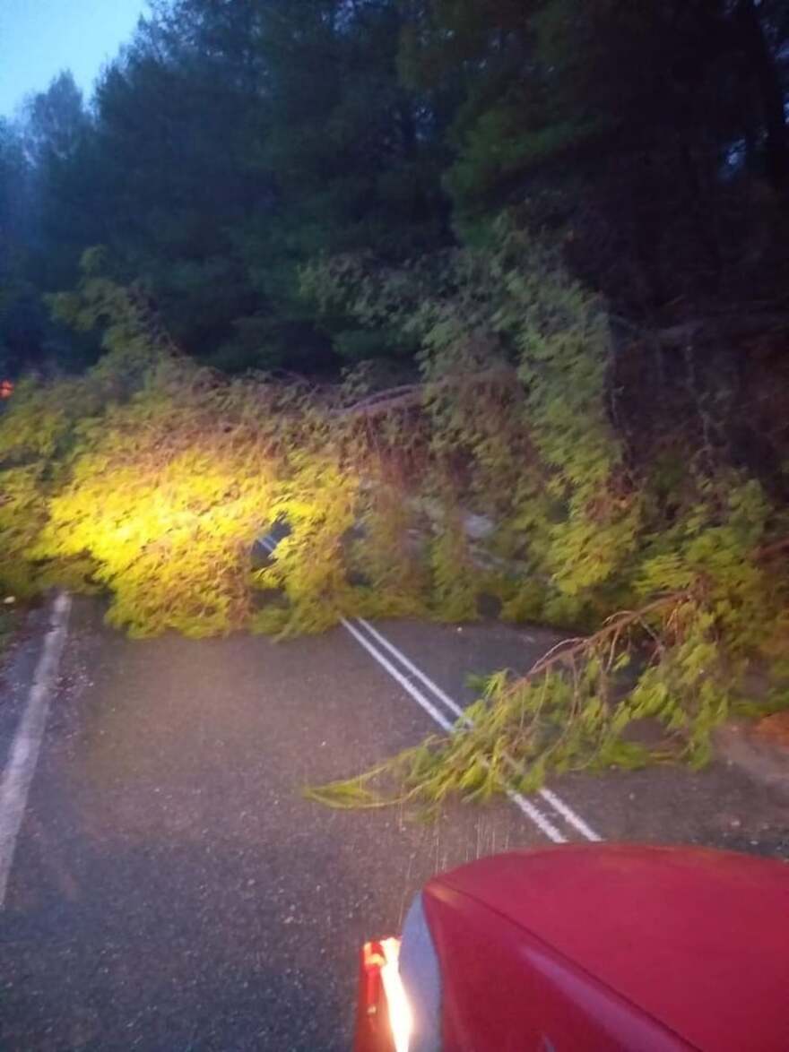 Η κακοκαιρία «χτύπησε» και τις πυρόπληκτες περιοχές της Ηλείας