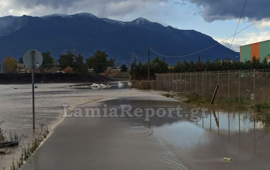Φθιώτιδα: Επιχείρηση της 7ης ΕΜΑΚ για απεγκλωβισμό ηλεκτρολόγων από φωτοβολταϊκό πάρκο