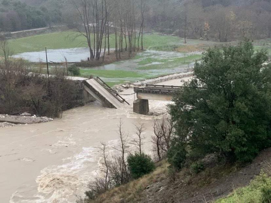 Σε κλοιό κακοκαιρίας η χώρα με σφοδρούς ανέμους, πλημμύρες, υπερχείλιση ποταμών - Πού θα χτυπήσει την Κυριακή 