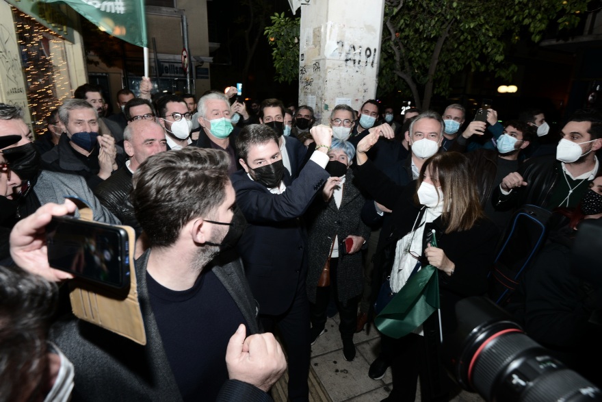 Οι επινίκειες δηλώσεις Ανδρουλάκη: Το ΠΑΣΟΚ επέστρεψε, ανοίγει μία νέα σελίδα, χωρίς νικητές και ηττημένους