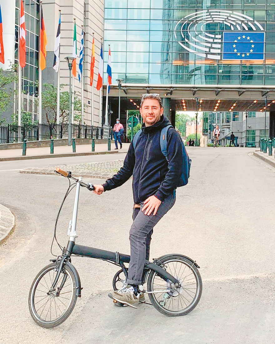 Ποιος είναι ο Νίκος Ανδρουλάκης: Από την Κρήτη στη Χαριλάου Τρικούπη μέσω Βρυξελλών