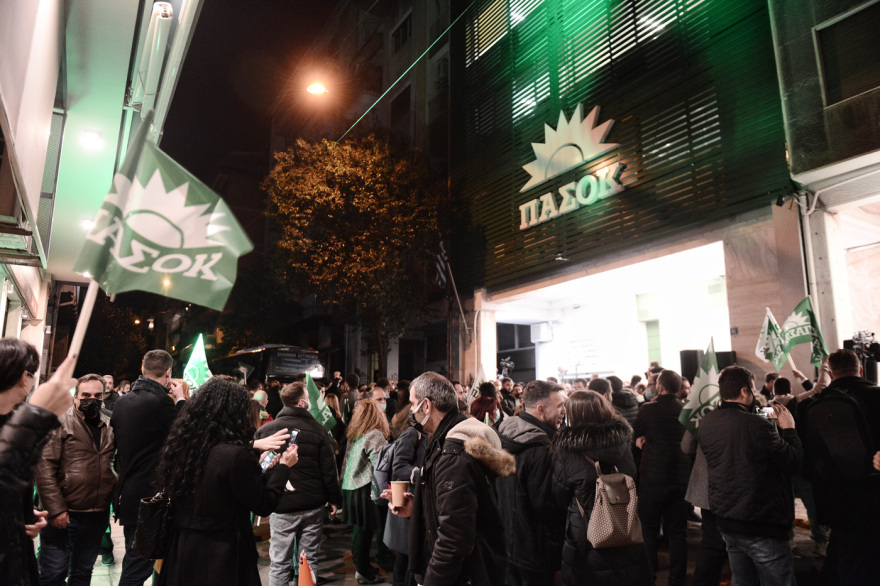 Οι επινίκειες δηλώσεις Ανδρουλάκη: Το ΠΑΣΟΚ επέστρεψε, ανοίγει μία νέα σελίδα, χωρίς νικητές και ηττημένους