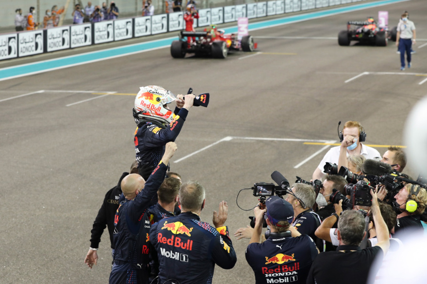 Formula 1: Παγκόσμιος πρωταθλητής ο Μαξ Φερστάπεν, έσπασε την αυτοκρατορία του Χάμιλτον