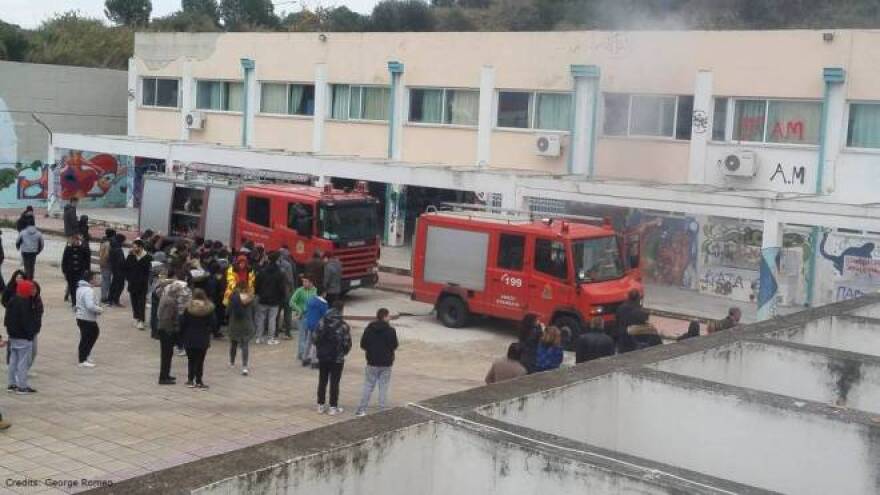 Πάτρα: Εξωσχολικοί πέταξαν δυναμιτάκια στο 4ο ΕΠΑΛ