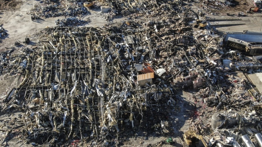 «Κρανίου τόπος» το Κεντάκι  - Δεκάδες νεκροί, πάνω από 100 αγνοούμενοι - Δείτε φωτογραφίες