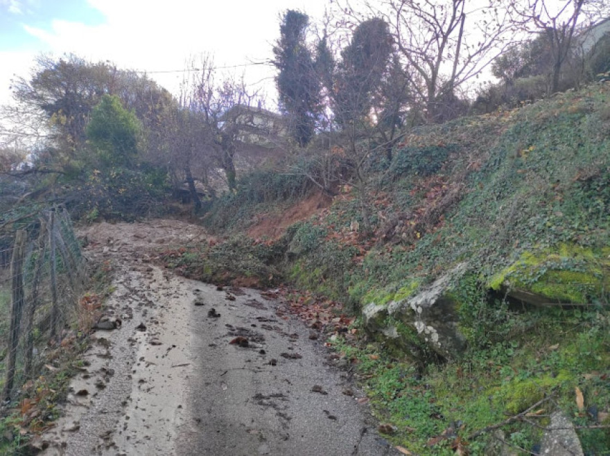 «Έπεσαν» τα πρώτα χιόνια στην Εύβοια – Χιονοπτώσεις αναμένονται σήμερα και στην Αττική
