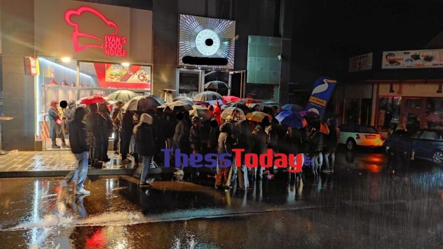 Τα... ξέφρενα πάρτι Ελλήνων στο Μπάνσκο - Δείτε βίντεο