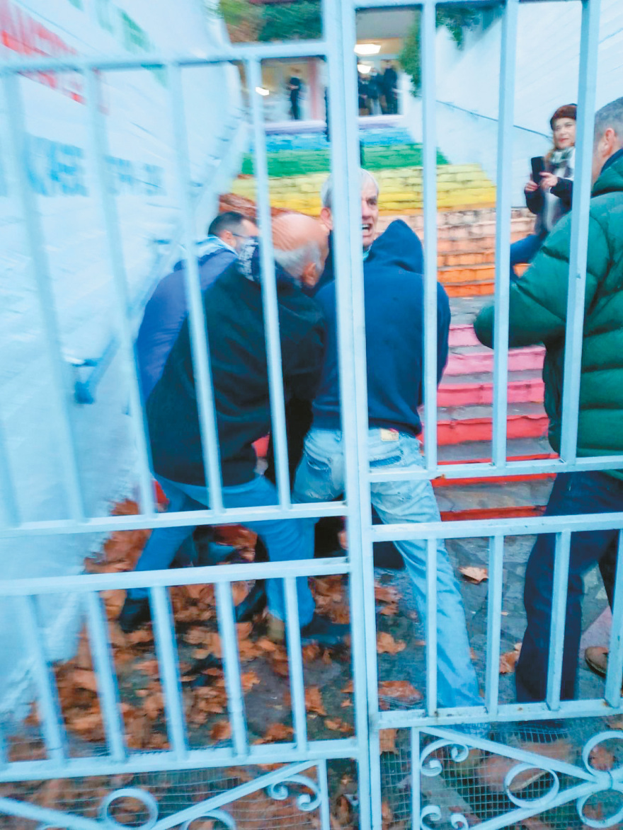 «Σταγονίδια» του Σώρρα οι... επικίνδυνοι Θεματοφύλακες