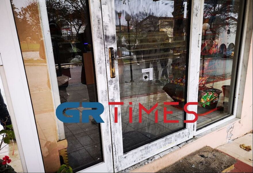 Έγκλημα στο ζαχαροπλαστείο: Συγγενής του πρώην συζύγου η δολοφόνος της 55χρονης