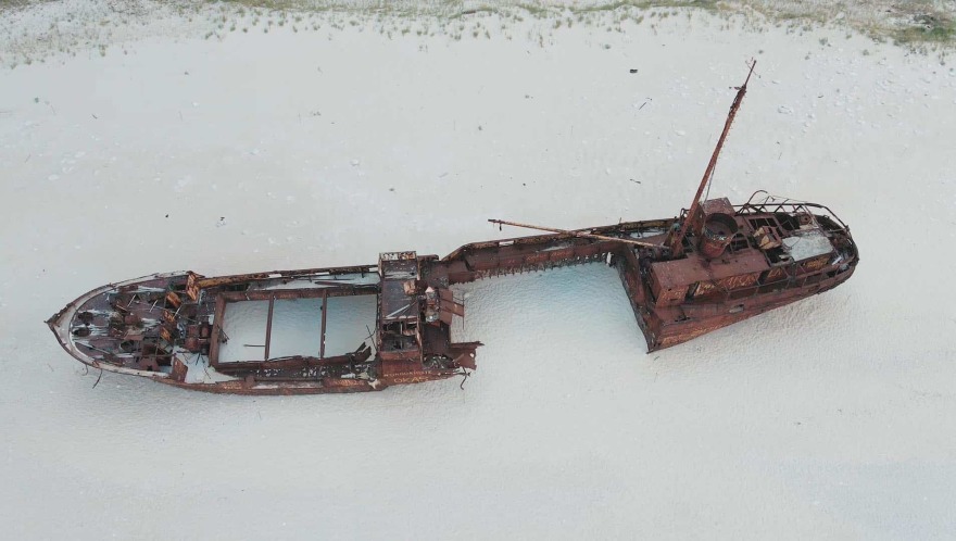 Η κακοκαιρία κατέστρεψε μέρος του πλοίου του Ναυαγίου της Ζακύνθου - Δείτε φωτογραφίες