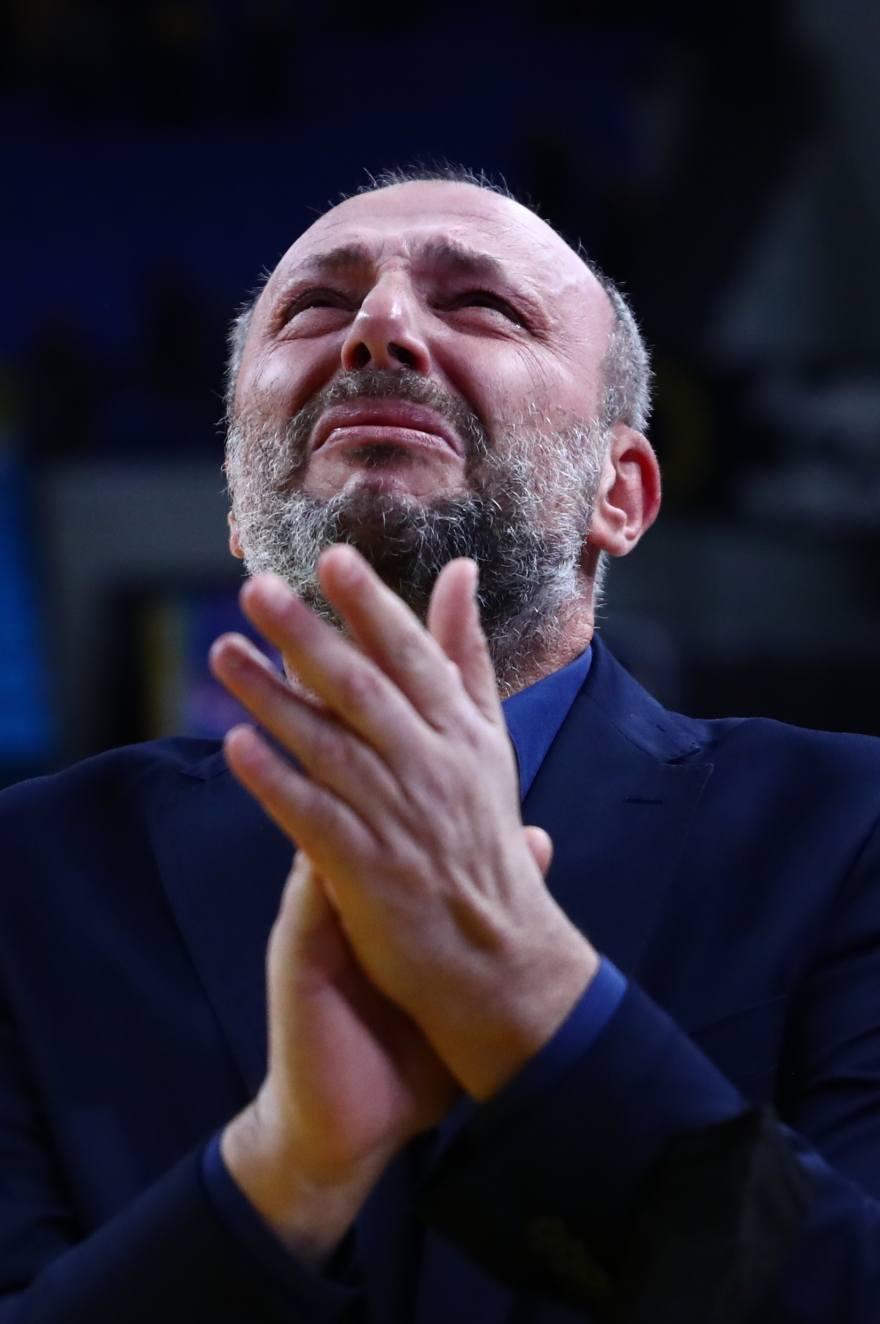 Σε κλίμα συγκίνησης αποσύρθηκε η φανέλα του Γέλοβατς - Δάκρυσαν Παππάς, Μαυροειδής και Ανγκόλα