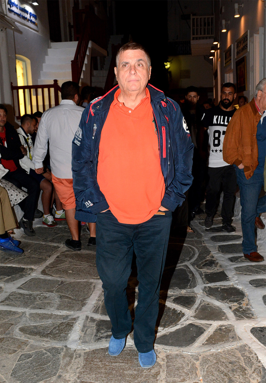  To life story του Γιώργου Τράγκα, από τη «Βραδυνή» του Τζώρτζη Αθανασιάδη στο κόμμα των αντιεμβολιαστών