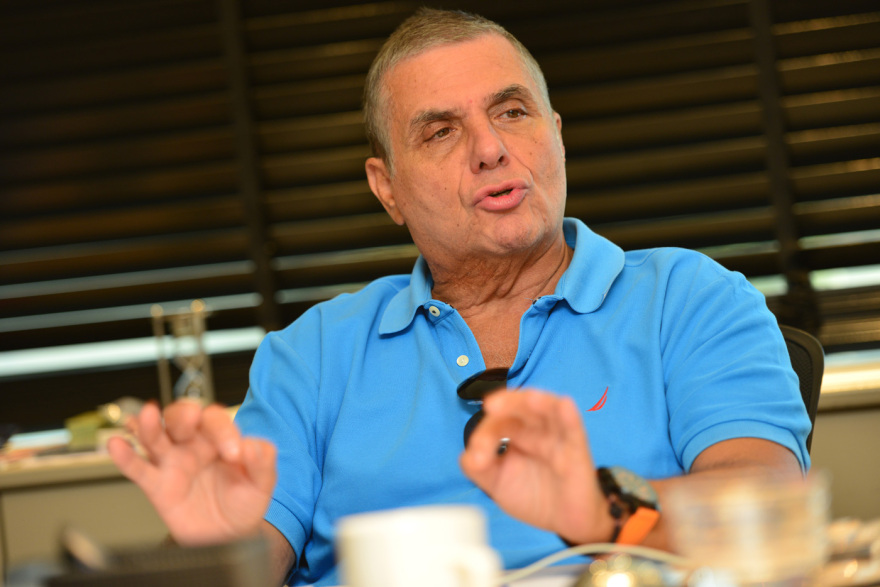  To life story του Γιώργου Τράγκα, από τη «Βραδυνή» του Τζώρτζη Αθανασιάδη στο κόμμα των αντιεμβολιαστών