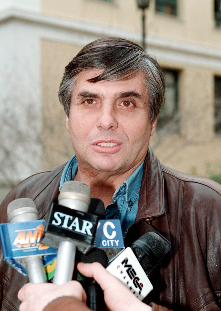  To life story του Γιώργου Τράγκα, από τη «Βραδυνή» του Τζώρτζη Αθανασιάδη στο κόμμα των αντιεμβολιαστών