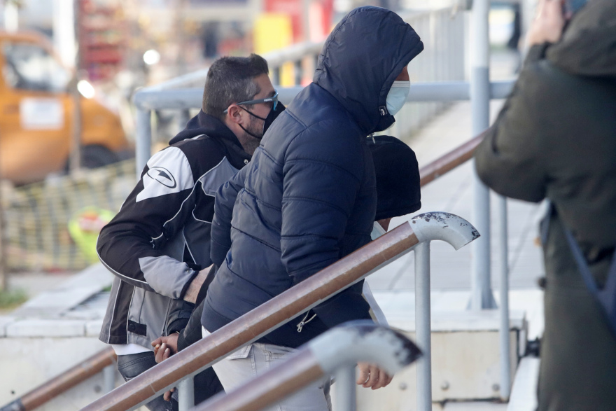 Έγκλημα στη Θεσσαλονίκη: Ένα σπίτι και η ζήλια οδήγησαν τον 56χρονο να σκοτώσει τη πρώην σύζυγό του