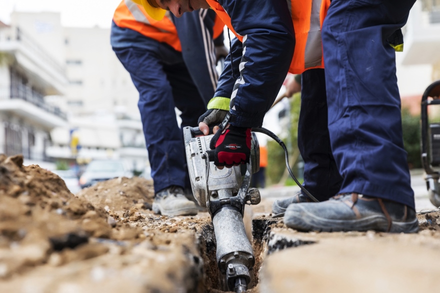 ΟΤΕ: Το γρήγορο internet και οι οπτικές ίνες «χτυπούν την πόρτα» σε 3 εκατομμύρια σπίτια και επιχειρήσεις
