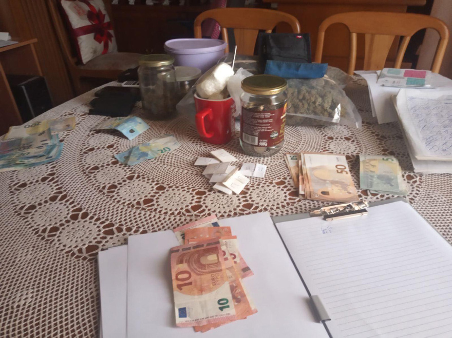 Καρτέλ ναρκωτικών με... 67χρονη γυναίκα αρχηγό - Συλλήψεις στο Ελ. Βενιζέλος