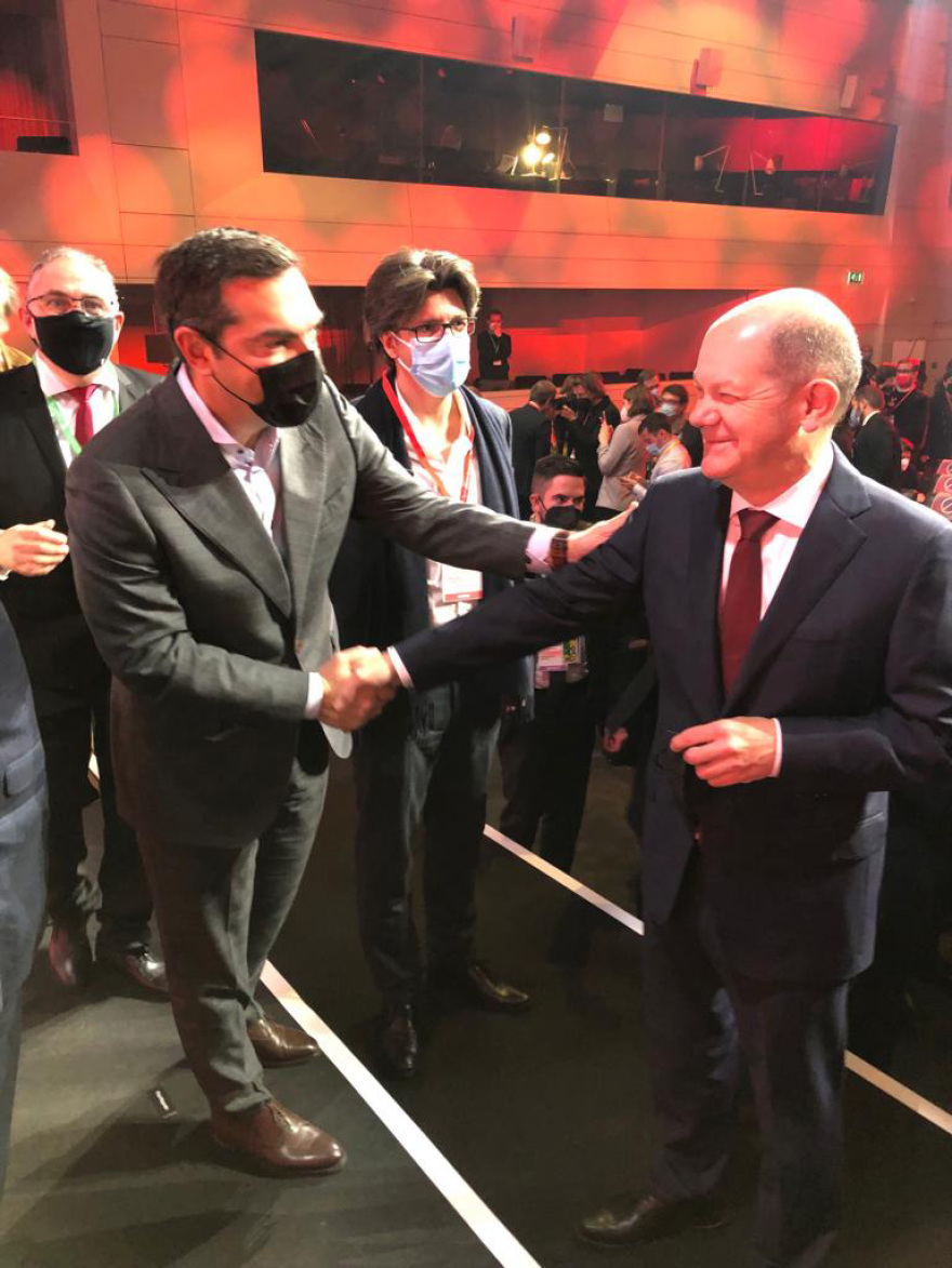 Επαφές Τσίπρα με Σολτς, Κόστα και Σάντσεθ 