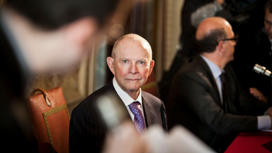 Ο Μίκης, ο Φίλιππος, ο Μπελμοντό, ο Λάρι Κινγκ: Όλες οι προσωπικότητες που έφυγαν από τη ζωή το 2021