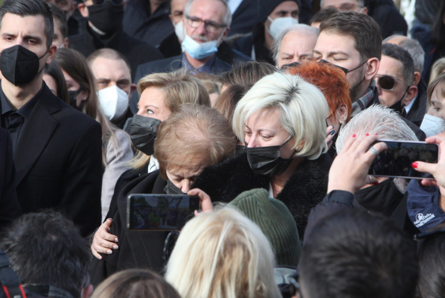 Γιώργος Τράγκας: Το τελευταίο αντίο από την οικογένεια, τους συναδέλφους, τους φίλους του