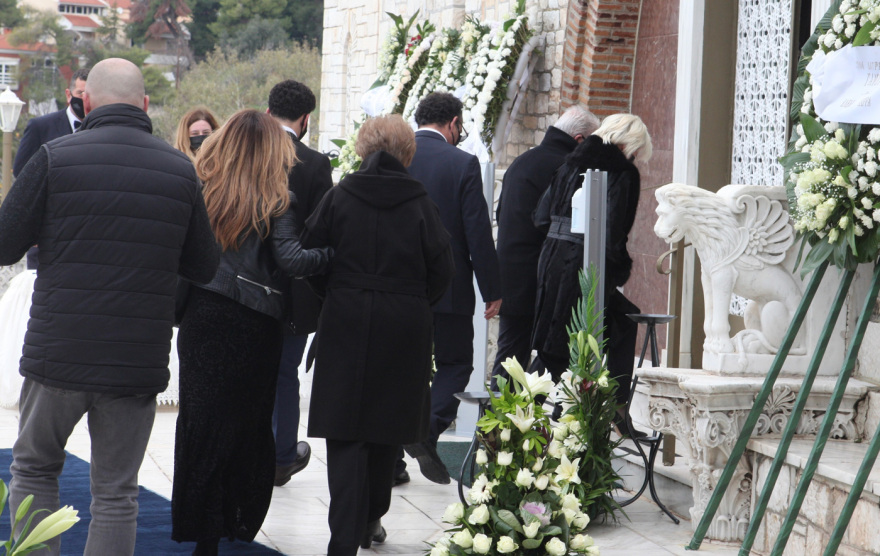 Γιώργος Τράγκας: Το τελευταίο αντίο από την οικογένεια, τους συναδέλφους, τους φίλους του