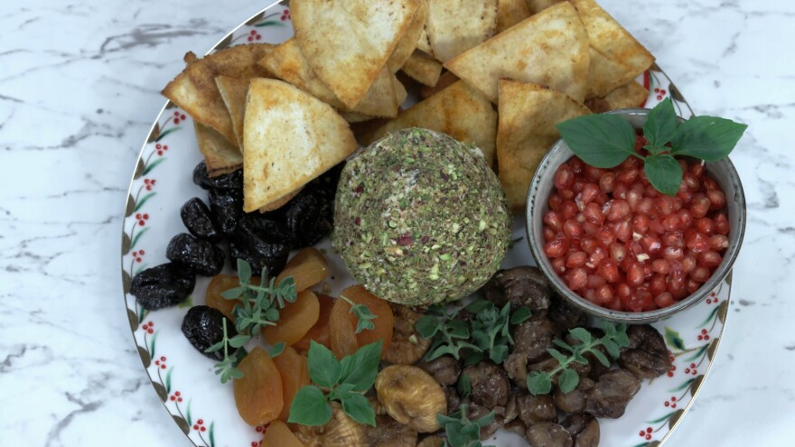 «Kitchen Lab»: Το πιο γκουρμέ χριστουγεννιάτικο μενού από τον Άκη Πετρετζίκη