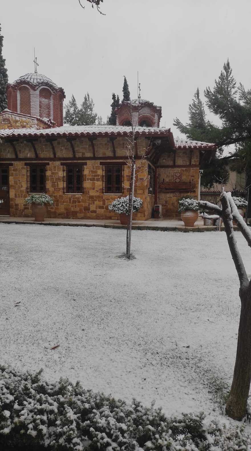 Καιρός: Συνεχίζεται την Κυριακή η επέλαση της «Κάρμελ» - Πού θα σημειωθούν βροχές, χιόνια και παγετός