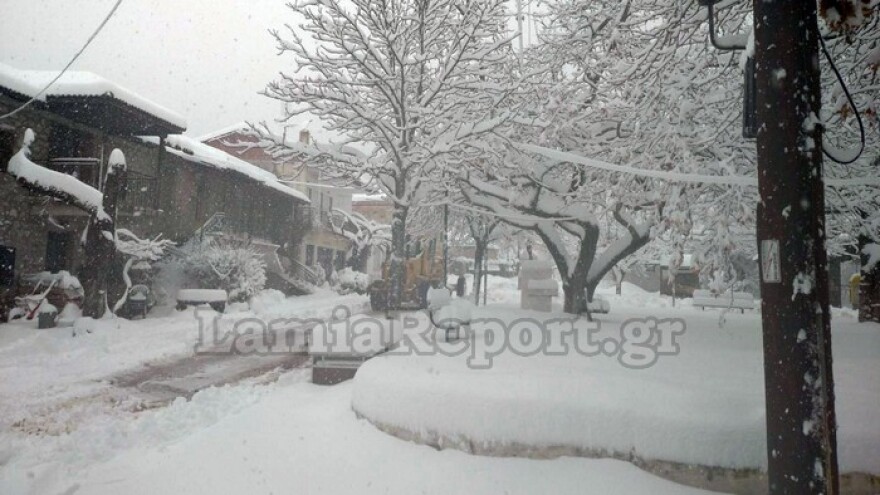 Καιρός: Συνεχίζεται την Κυριακή η επέλαση της «Κάρμελ» - Πού θα σημειωθούν βροχές, χιόνια και παγετός