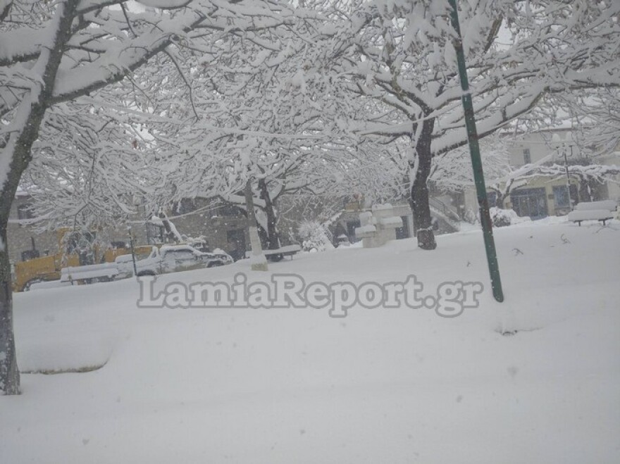 Καιρός: Συνεχίζεται την Κυριακή η επέλαση της «Κάρμελ» - Πού θα σημειωθούν βροχές, χιόνια και παγετός