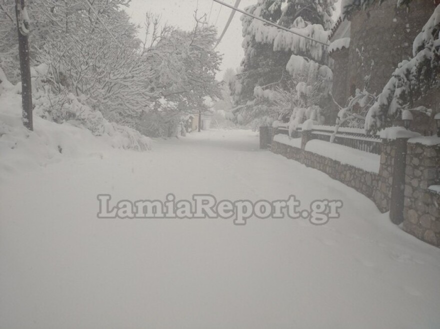 Καιρός: Συνεχίζεται την Κυριακή η επέλαση της «Κάρμελ» - Πού θα σημειωθούν βροχές, χιόνια και παγετός