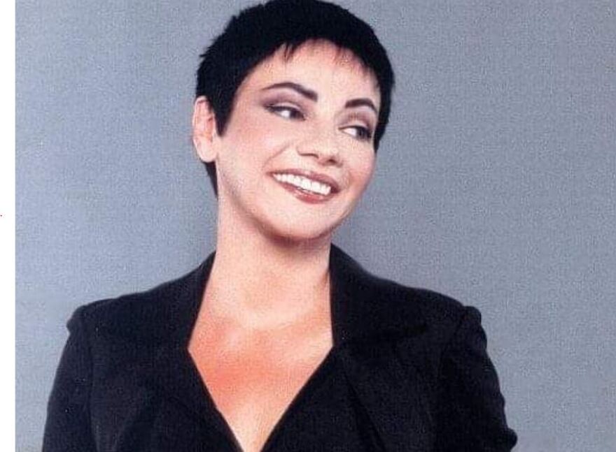 «Ο πρώτος που σήκωσε ανάστημα σε αυτή τη χώρα, είναι η Μαλβίνα Κάραλη» τονίζει ο Λάκης Λαζόπουλος 