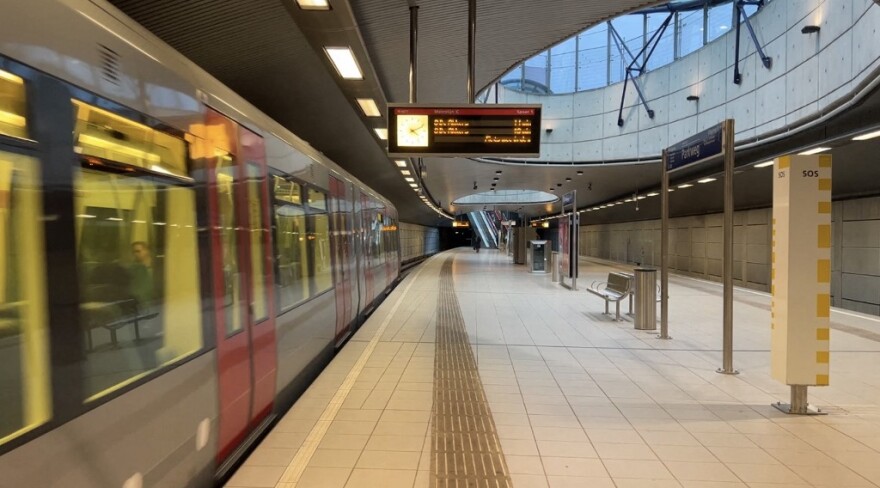 Κορωνοϊός - Ολλανδία: Άδειοι δρόμοι και κλειστά μαγαζιά μετά το αιφνίδιο lockdown