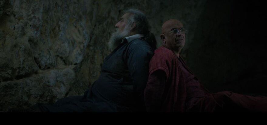 Στη σειρά «Κομάντα και Δράκοι» ο Βασίλης και ο Νεκτάριος καταφέρνουν να αποδράσουν