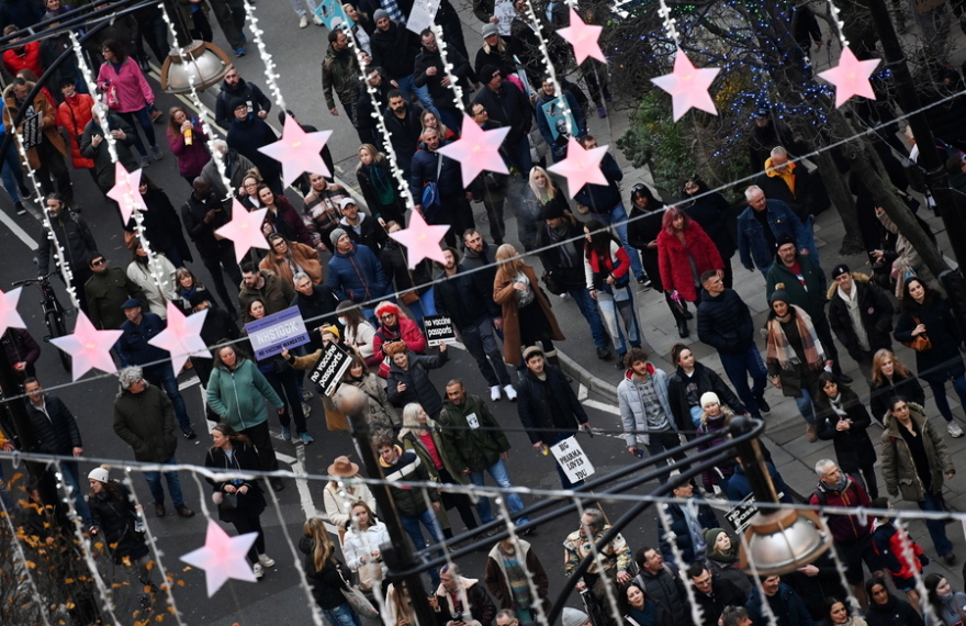 Μετάλλαξη Όμικρον: Σε κόκκινο συναγερμό ο πλανήτης - Lockdown, μέτρα και επιφυλακή για τα Χριστούγεννα