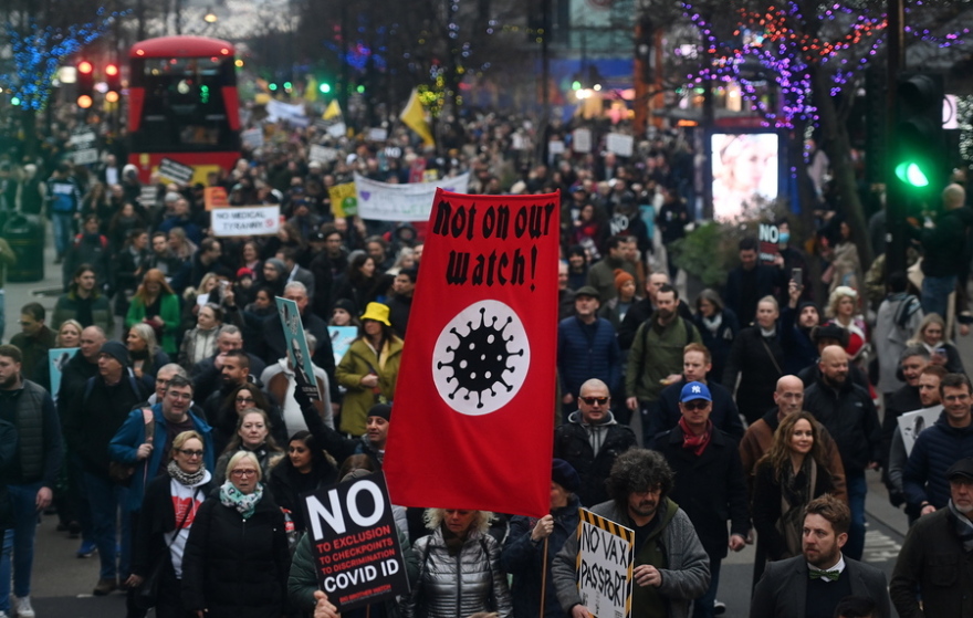 Μετάλλαξη Όμικρον: Σε κόκκινο συναγερμό ο πλανήτης - Lockdown, μέτρα και επιφυλακή για τα Χριστούγεννα