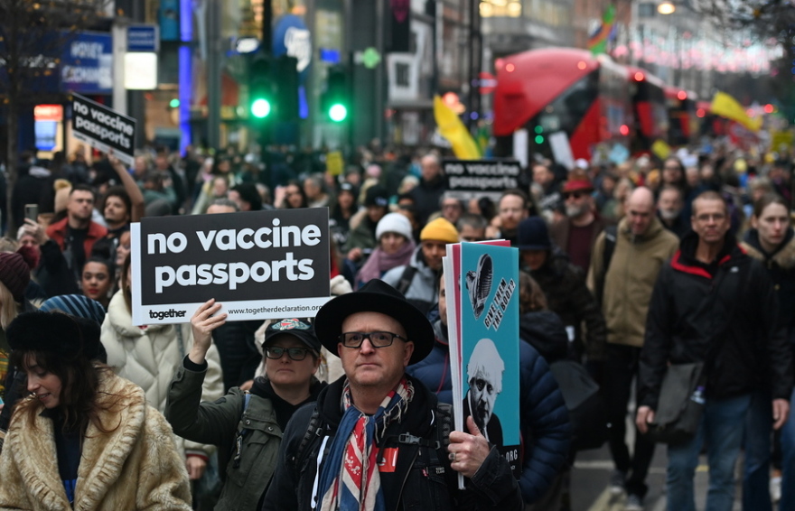 Μετάλλαξη Όμικρον: Σε κόκκινο συναγερμό ο πλανήτης - Lockdown, μέτρα και επιφυλακή για τα Χριστούγεννα