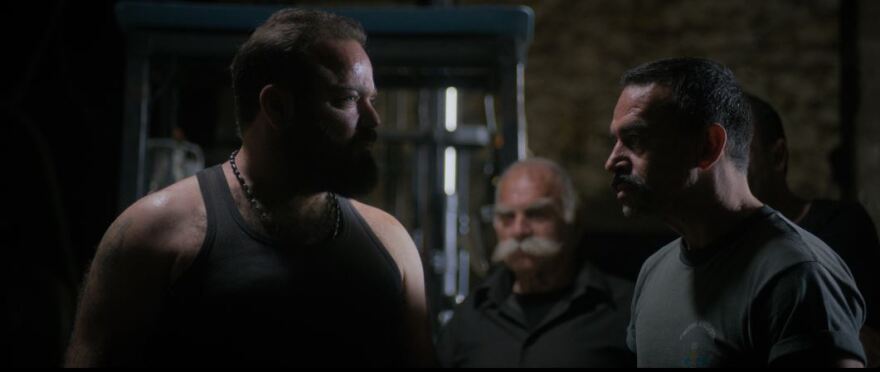 Στη σειρά «Κομάντα και Δράκοι» ο Βασίλης και ο Νεκτάριος καταφέρνουν να αποδράσουν