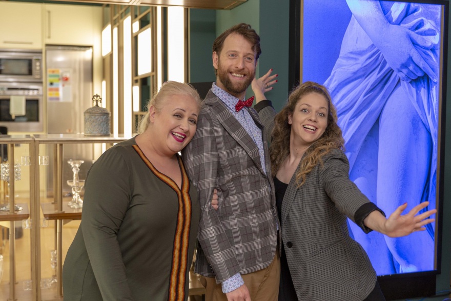 «Άσε μας ρε μαμά»: Η Ρωξάνη μαθαίνει για το νέο φιάσκο της ΑΡΜΕΚΟ