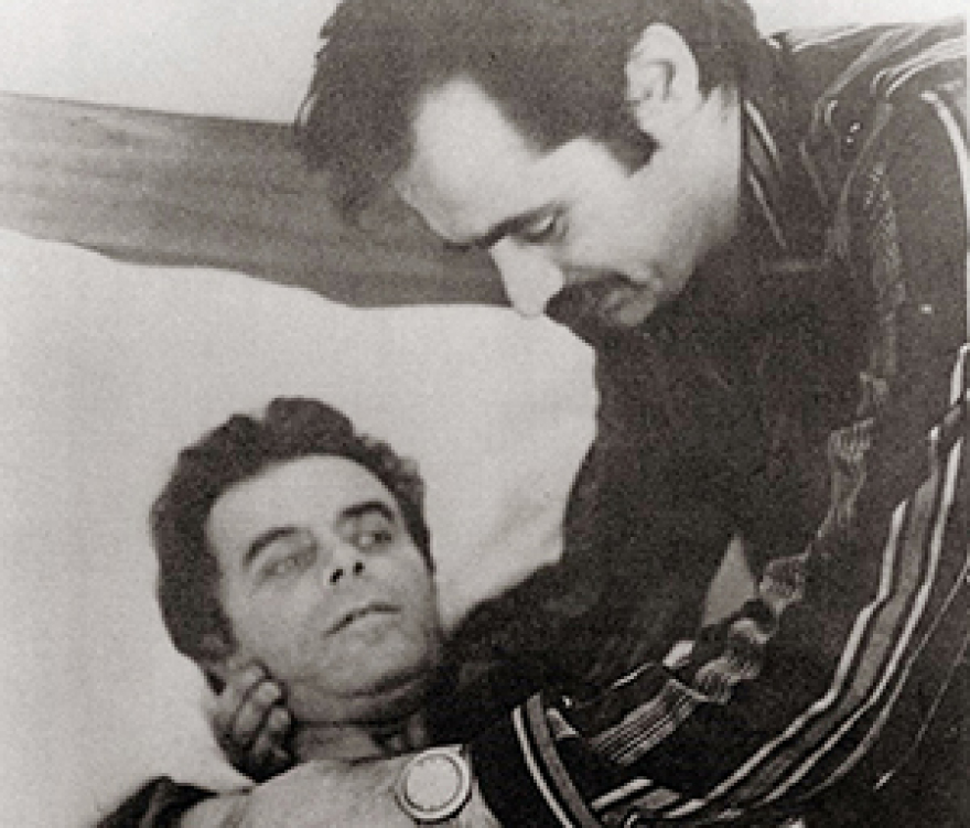 Σπύρος Μουστακλής: Η σύζυγός του αποκαλύπτει το αληθινό πρόσωπο της Χούντας που τον καταδίκασε σε αναπηρία 