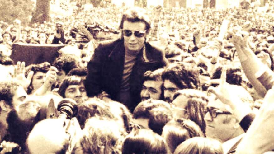 Σπύρος Μουστακλής: Η σύζυγός του αποκαλύπτει το αληθινό πρόσωπο της Χούντας που τον καταδίκασε σε αναπηρία 