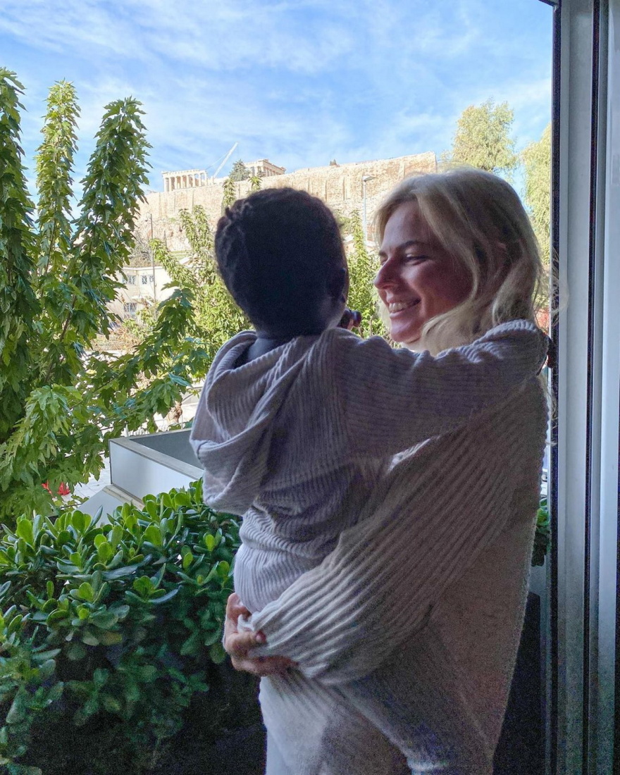 H Χριστίνα Κοντοβά μίλησε για την απόφασή της να υιοθετήσει ένα παιδί στα 43 της χρόνια