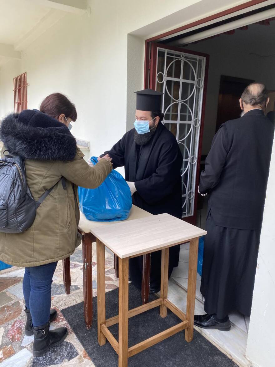 «Δέματα Αγάπης» μοίρασε σε περισσότερες από 450 ευάλωτες οικογένειες η Ι.Μ. Νέας Ιωνίας