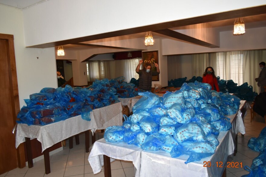 «Δέματα Αγάπης» μοίρασε σε περισσότερες από 450 ευάλωτες οικογένειες η Ι.Μ. Νέας Ιωνίας