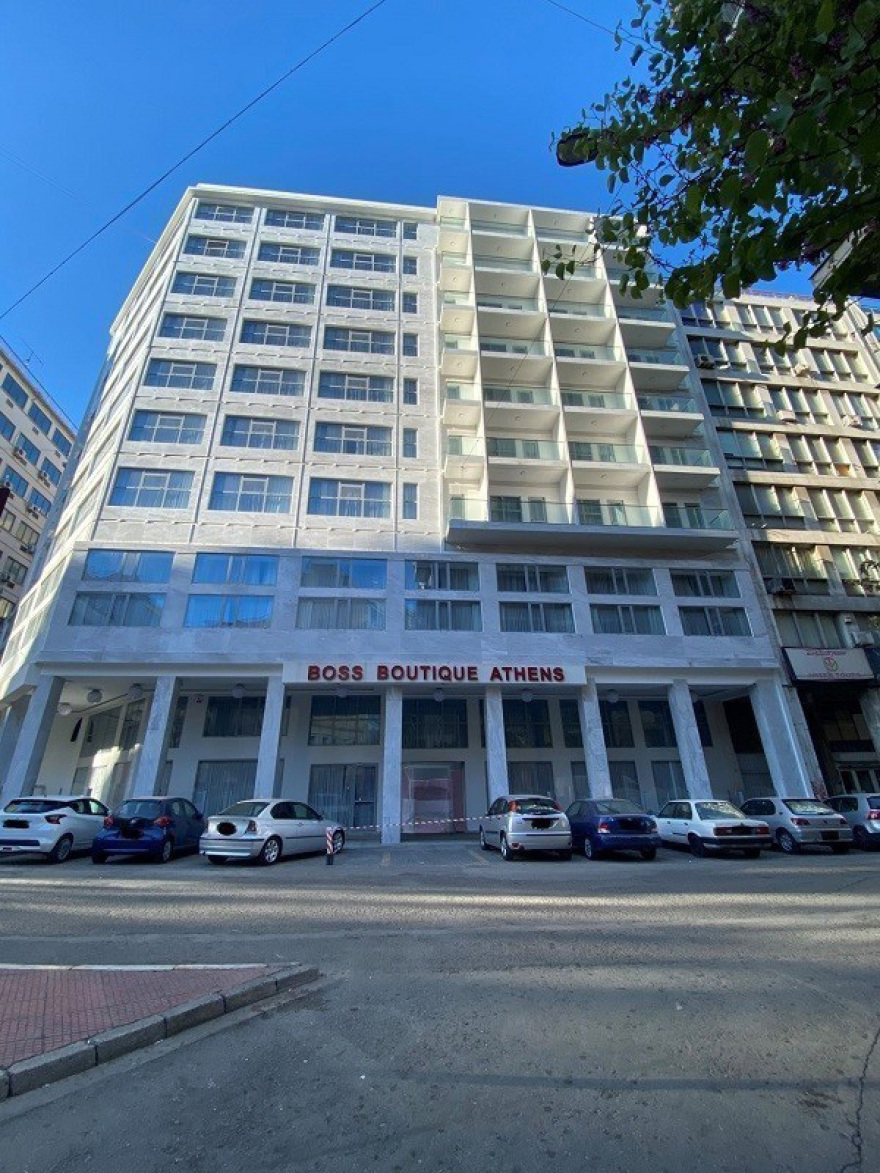 Στο σφυρί ξενοδοχεία σε Αθήνα, Μύκονο και Χαλκιδική 