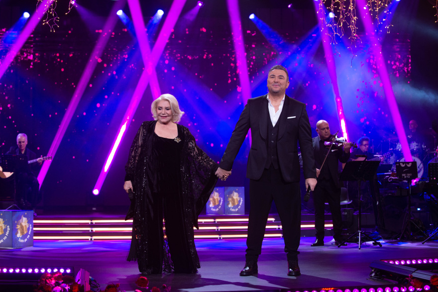 Ο Αντώνης Ρέμος και η Μαρινέλλα μας προσκαλούν σε ένα γιορτινό μουσικό ταξίδι στο MEGA