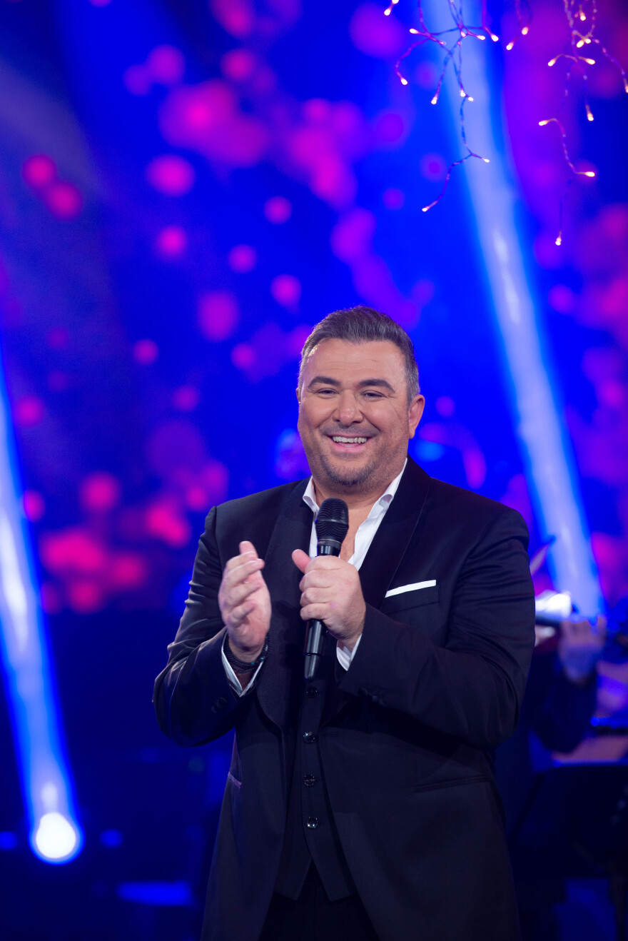 Ο Αντώνης Ρέμος και η Μαρινέλλα μας προσκαλούν σε ένα γιορτινό μουσικό ταξίδι στο MEGA